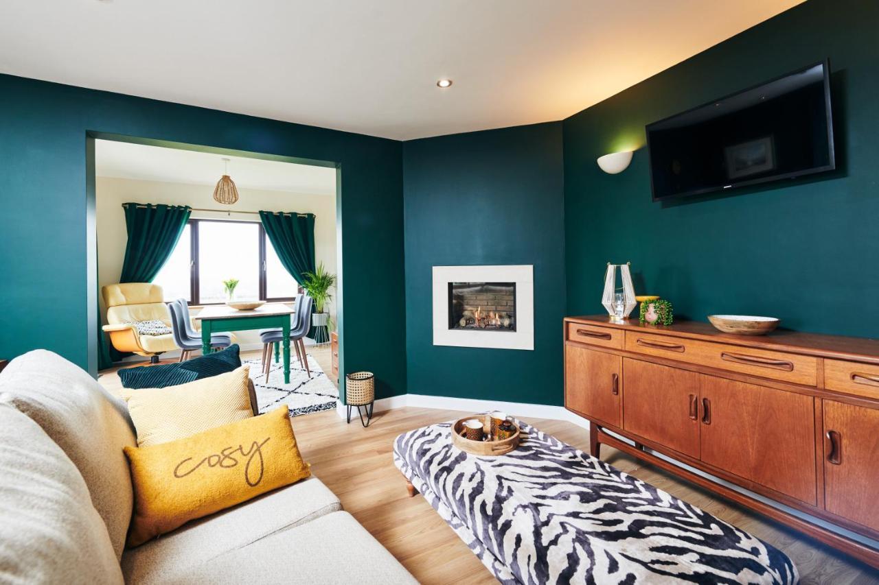 Maes Y Mel- A Couples, Pet Friendly, Rural Romantic Getaway With Countryside Views Gellywen Экстерьер фото