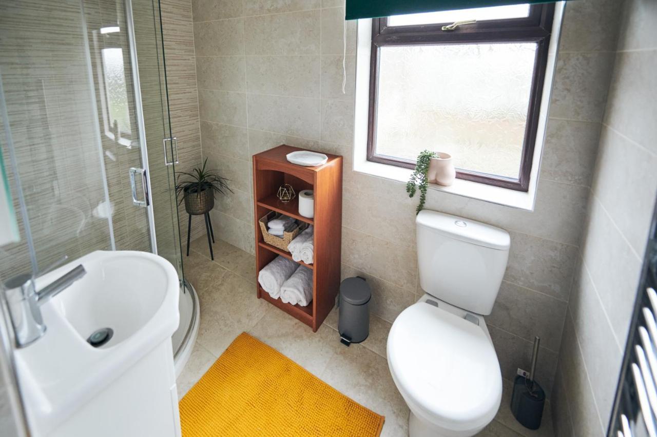 Maes Y Mel- A Couples, Pet Friendly, Rural Romantic Getaway With Countryside Views Gellywen Экстерьер фото